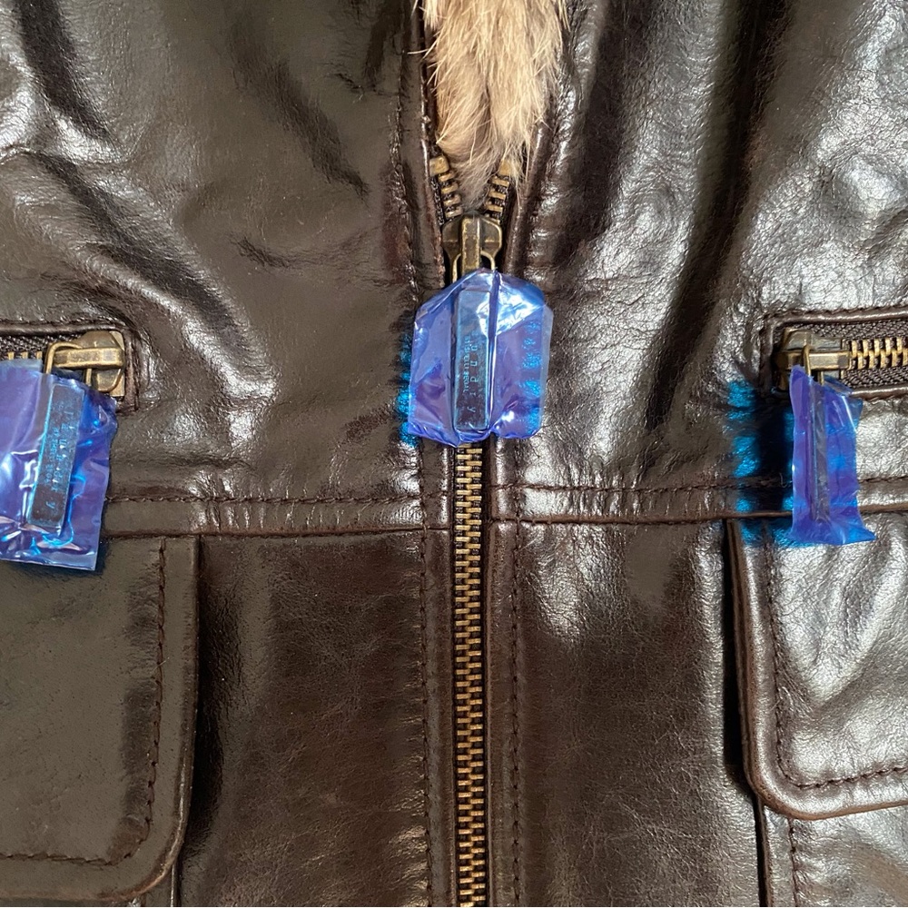 LAUNDRY by Shelli Segal NWOT Vintage Leather Jacket w/detachable fur collar. - Picture 4 of 15